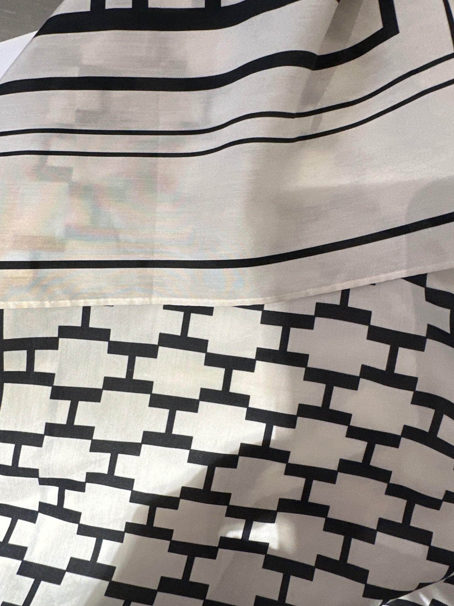 Venice scarf jet black