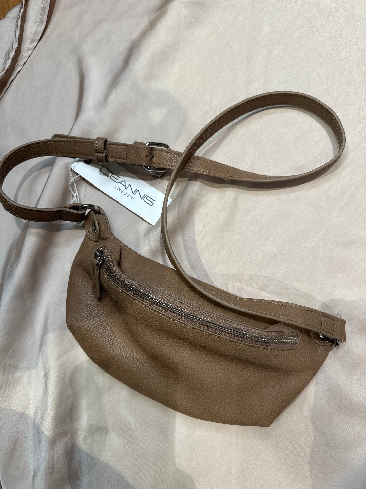 Ceannis Beige midjeväska