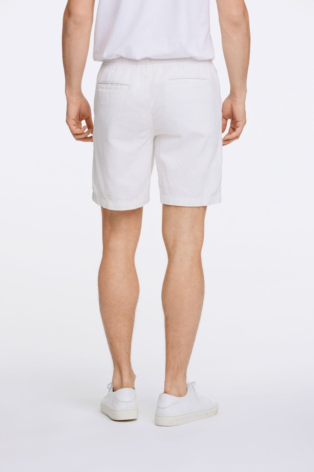 Lindbergh Casual shorts OFF WHITE