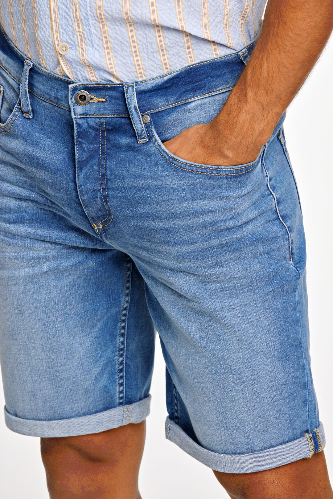 Regular fit denim shorts