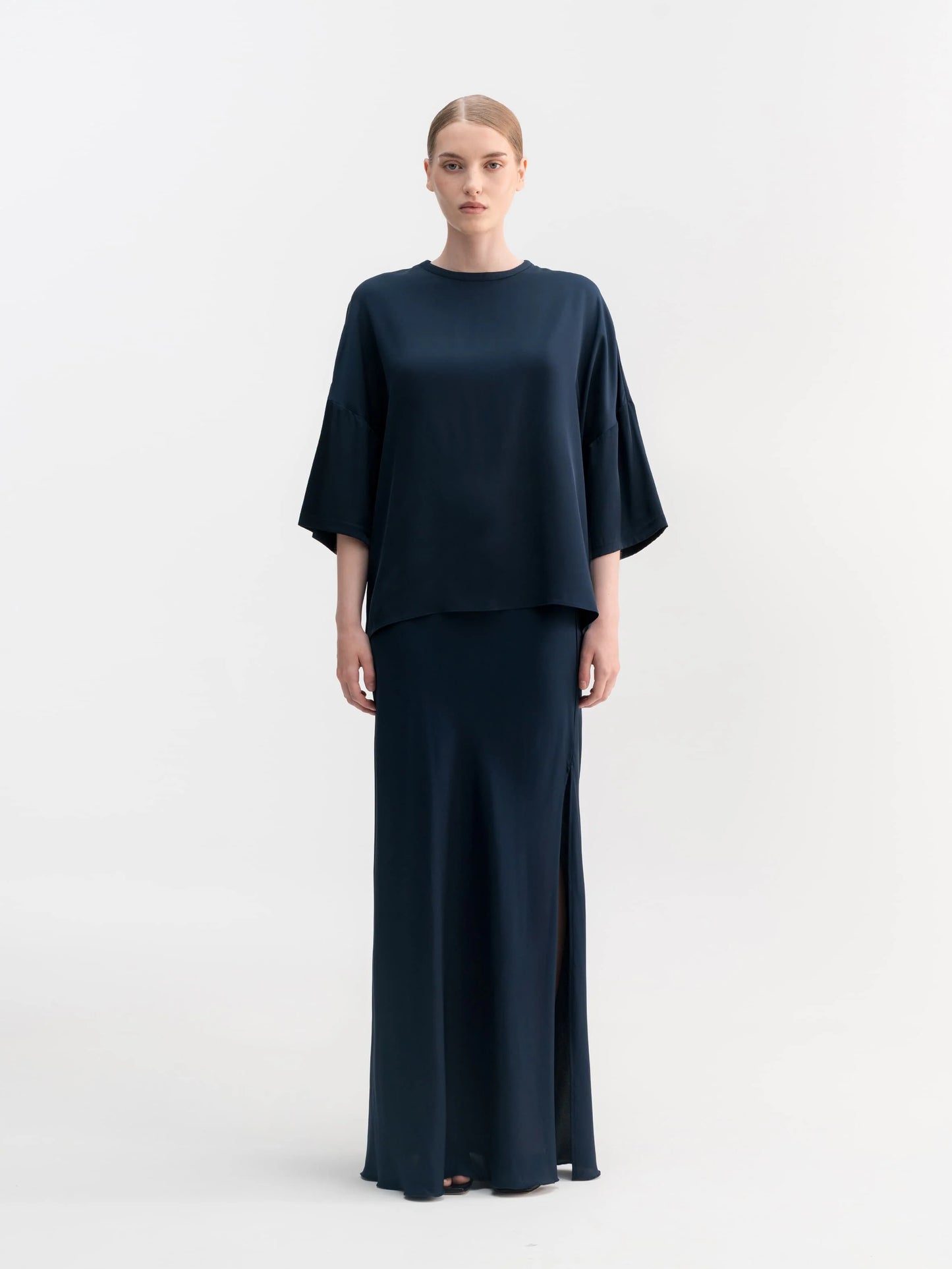 Thess silk tee midnight blue