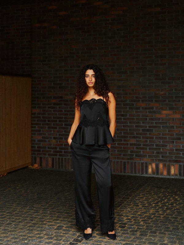 Neo Noir – Emery Heavy Sateen Lace Pants – Black