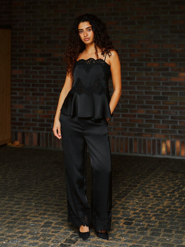 Neo Noir – Emery Heavy Sateen Lace Pants – Black