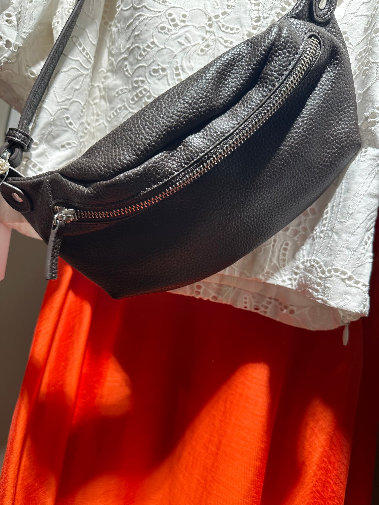 Ceannis - Brown vegan leather bag