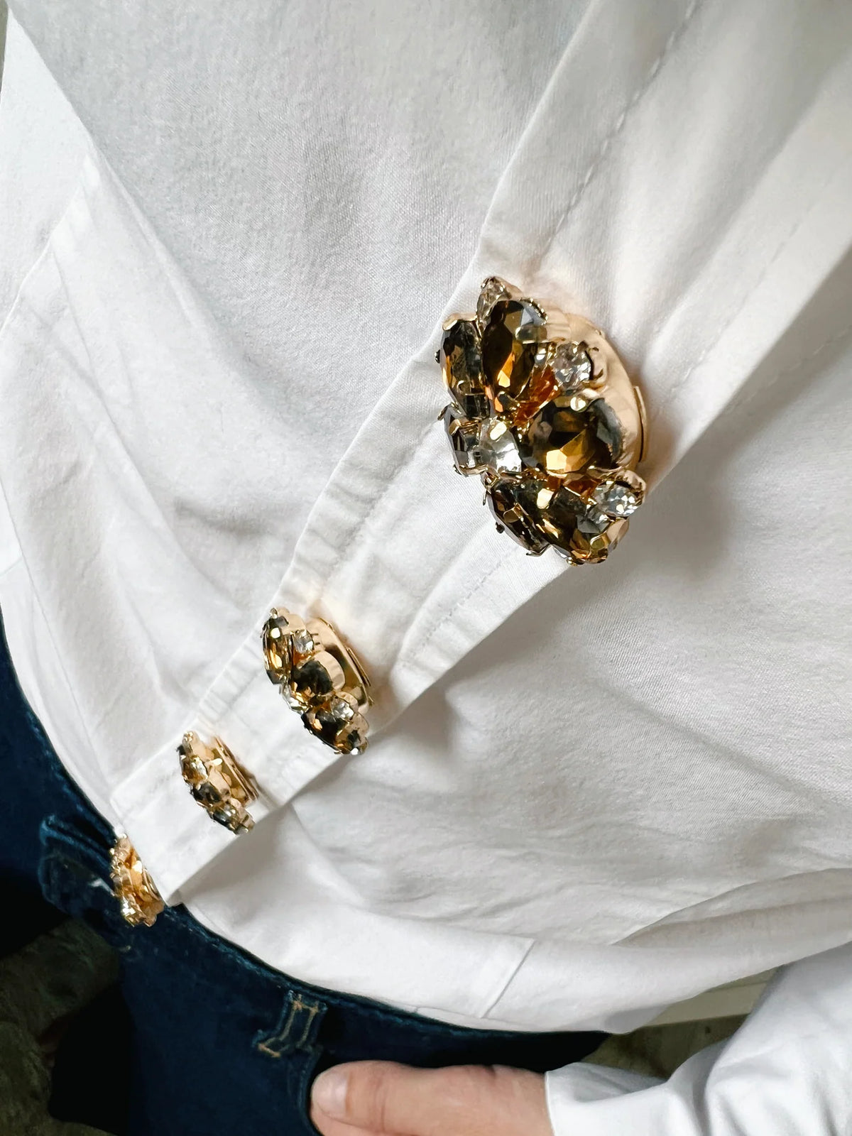 The Shoelace Brand- Erika – Brown & White Flower Button Charm Gold