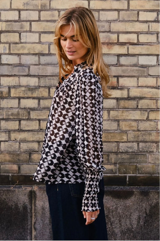 Nncamisa Graphic Print Blouse