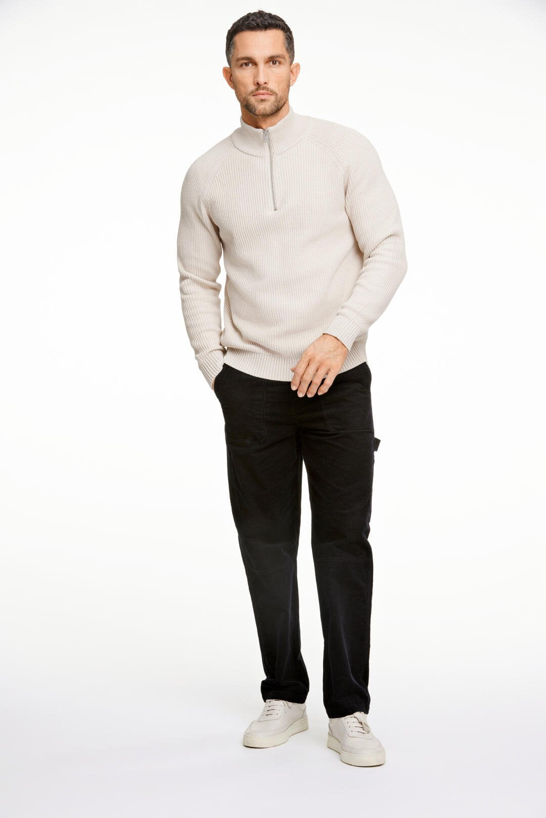 Half zip structure knit jumper