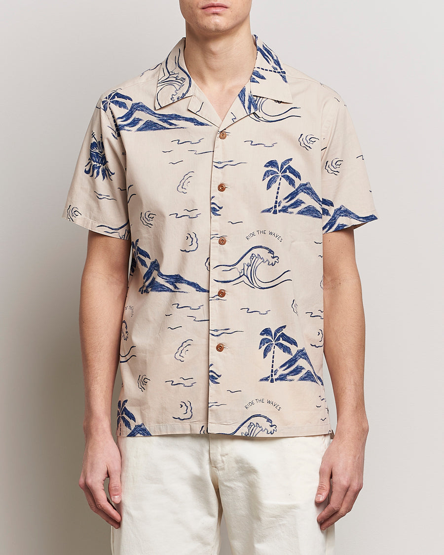 Arvid waves Hawaii shirt