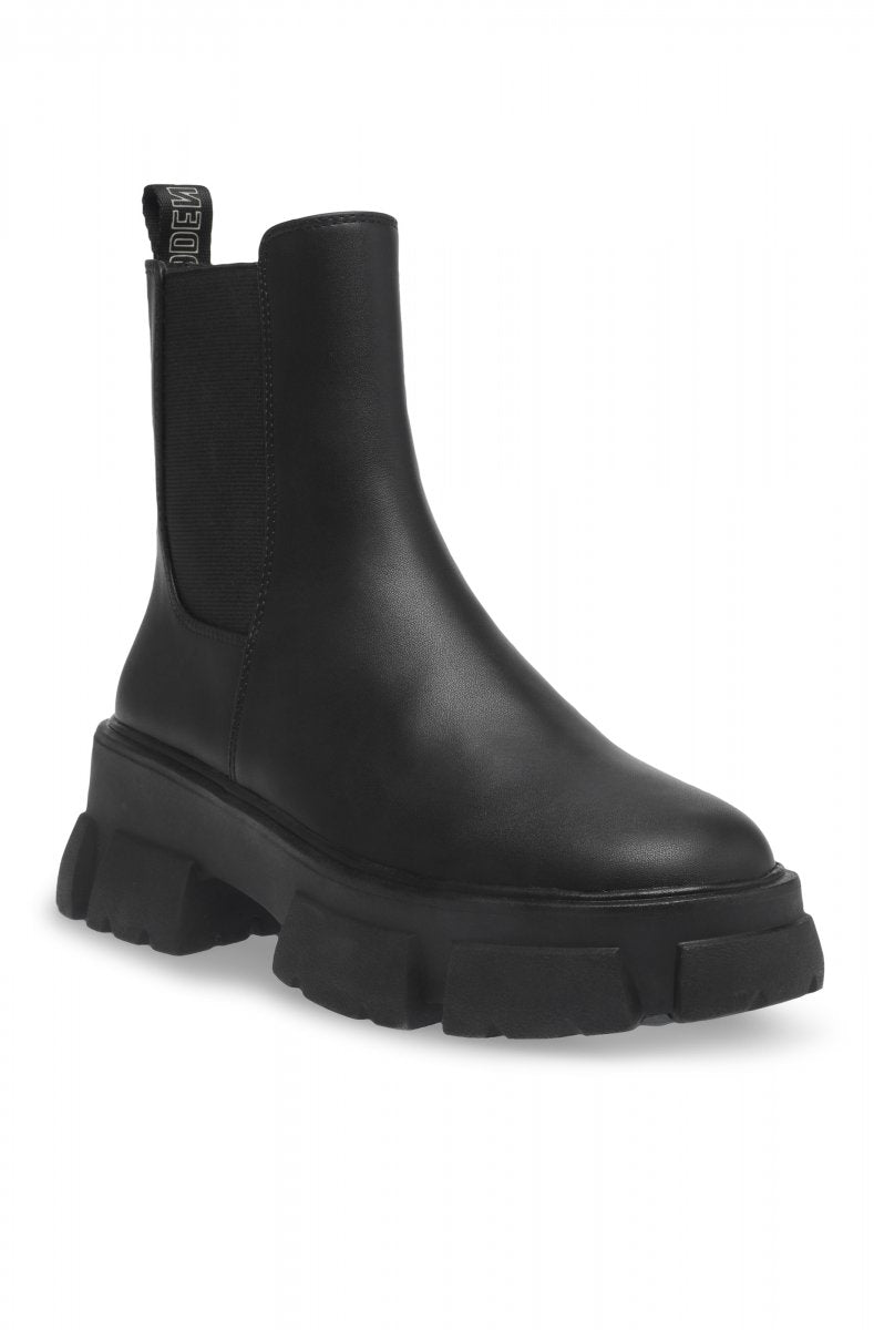 Tunnel boot black leather