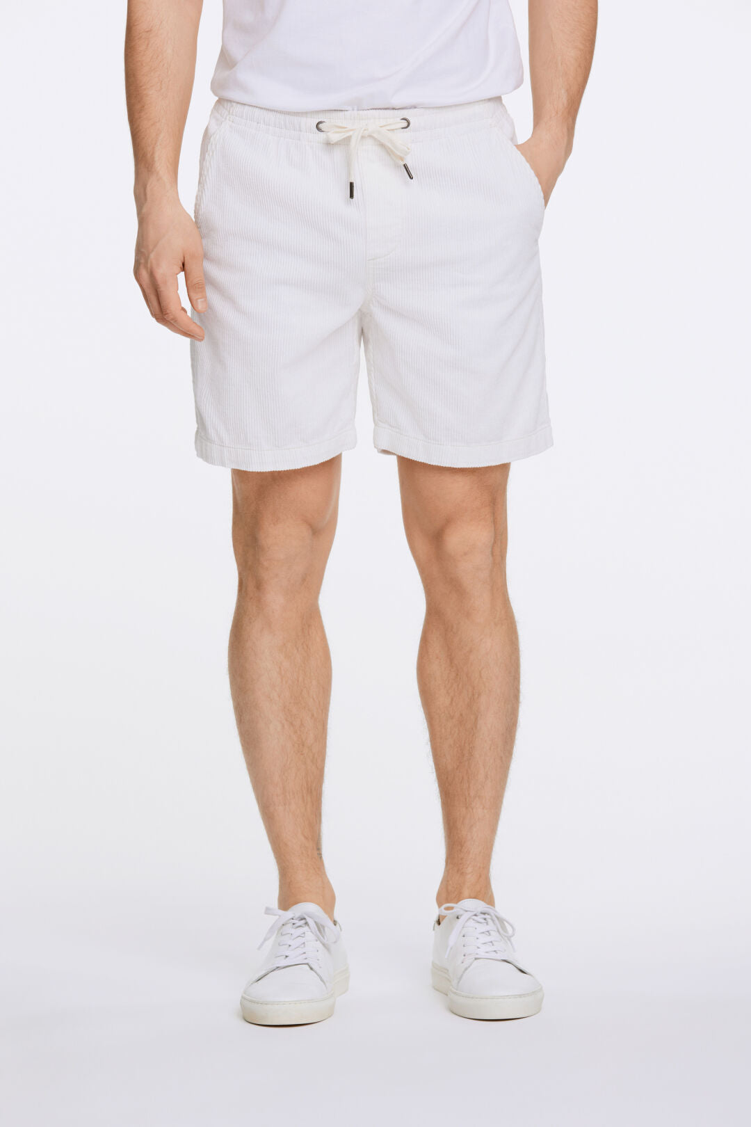 Lindbergh Casual shorts OFF WHITE