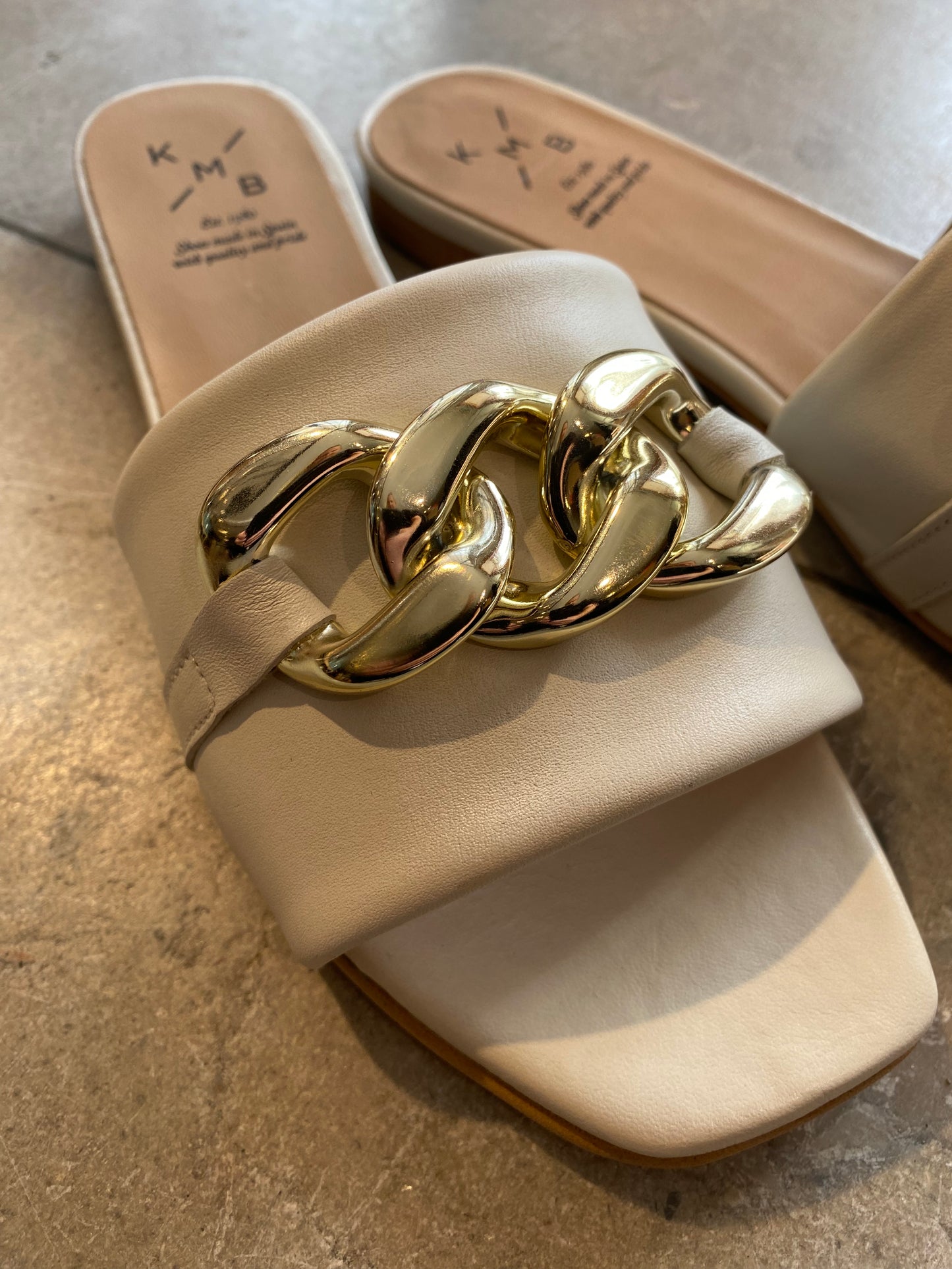 Gold chain sandal off white