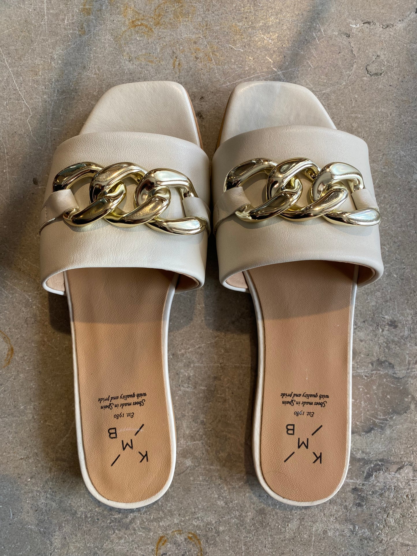 Gold chain sandal off white