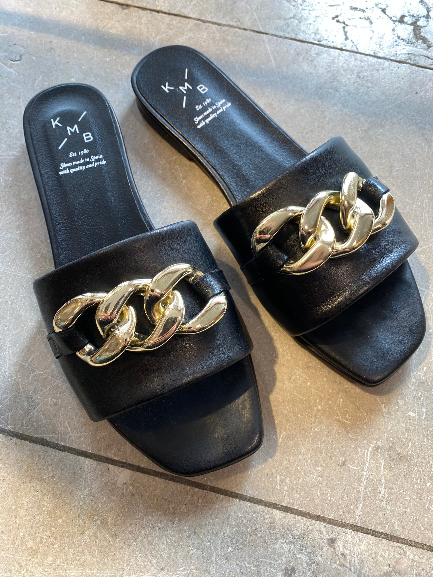 Gold chain sandal black