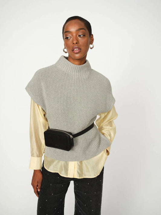 MMBiola Bine Stickade Väst