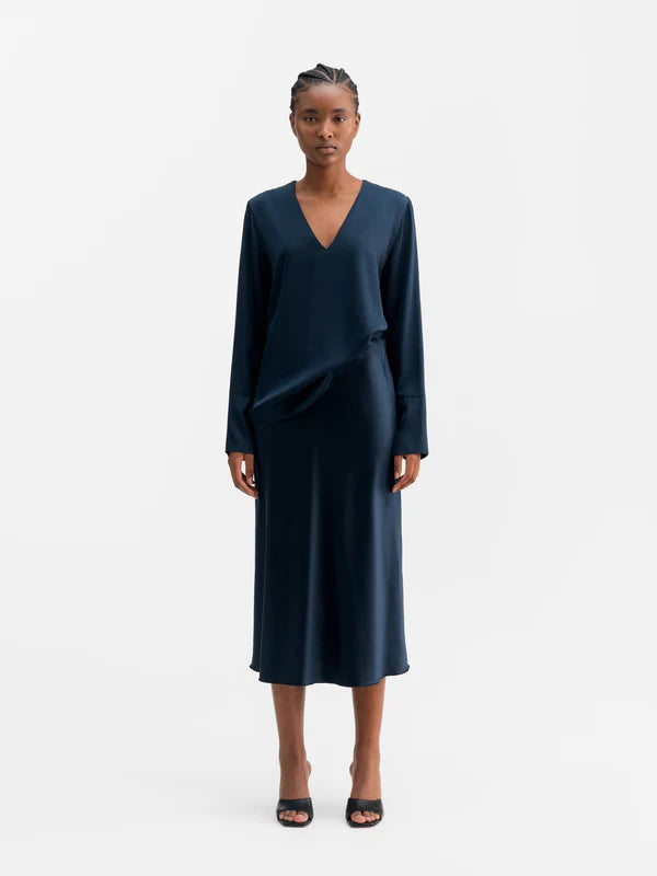 Kelly v-neck silk blouse midnight blue