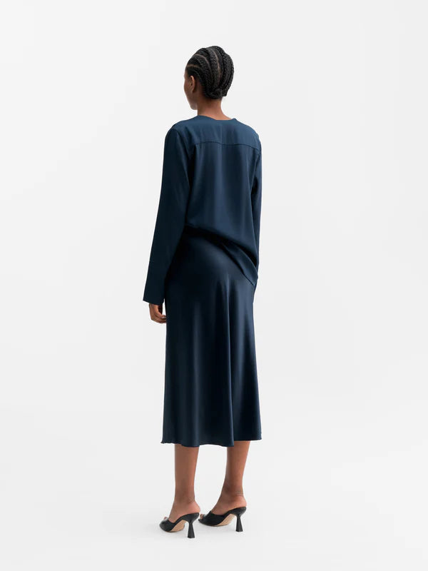 Kelly v-neck silk blouse midnight blue