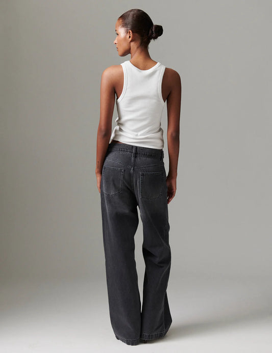 ELIJAH
RIGID DENIM - BLACK