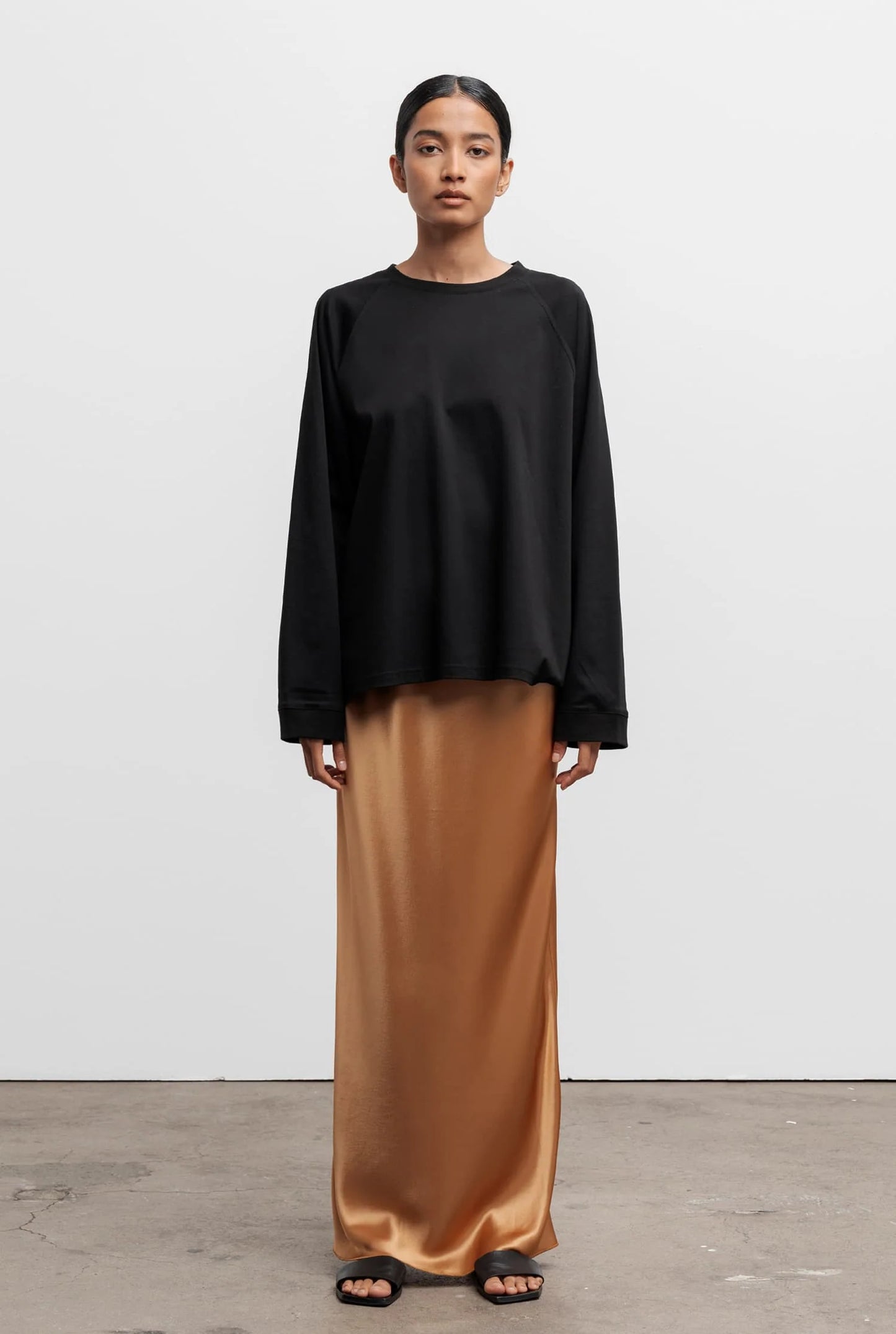 Hana long logo skirt gold