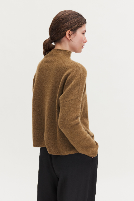 Filippa K Mika Yak Funnelneck Sweater – Mid Brown