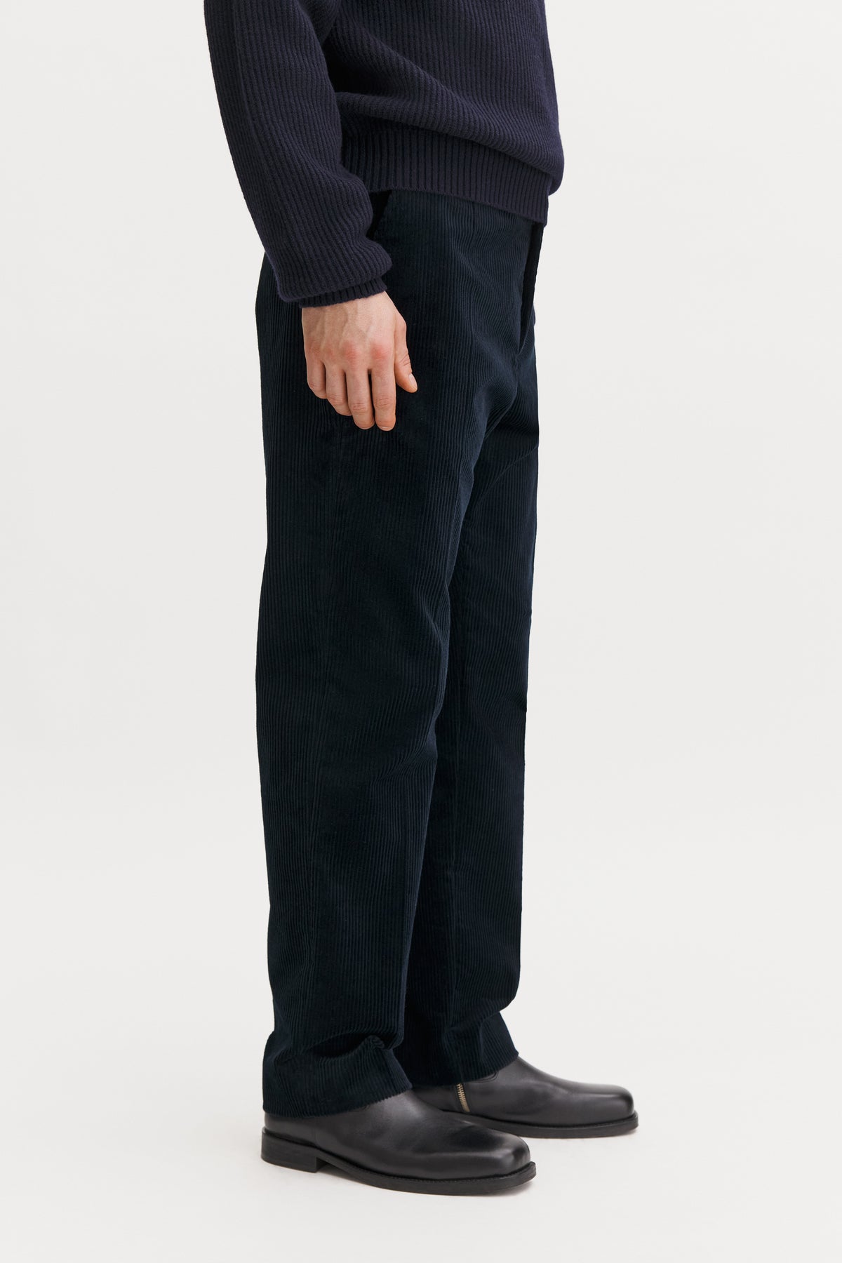 Filippa K Julian Corduroy Chino Trousers – Dark Navy